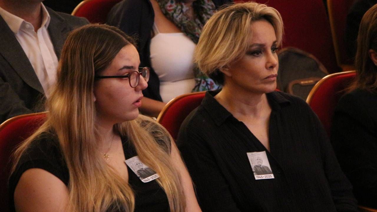 Türk sinemasının usta ismi Ali Özgentürk memleketi Adana'da son yolculuğuna uğurlandı 2
