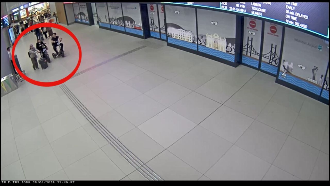 İstanbul Havalimanı’nda inanılmaz olay: 3 kadın 6 kilo altını cinsel organlarında saklamış! 6