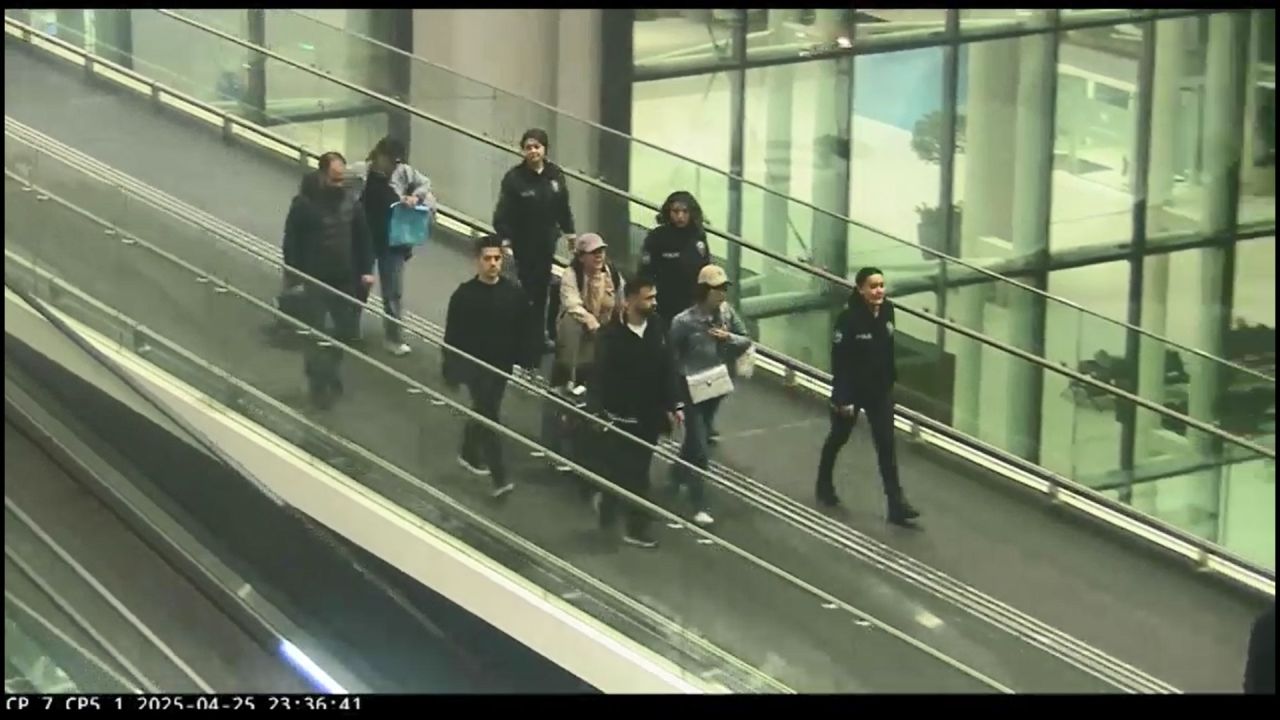 İstanbul Havalimanı’nda inanılmaz olay: 3 kadın 6 kilo altını cinsel organlarında saklamış! 3