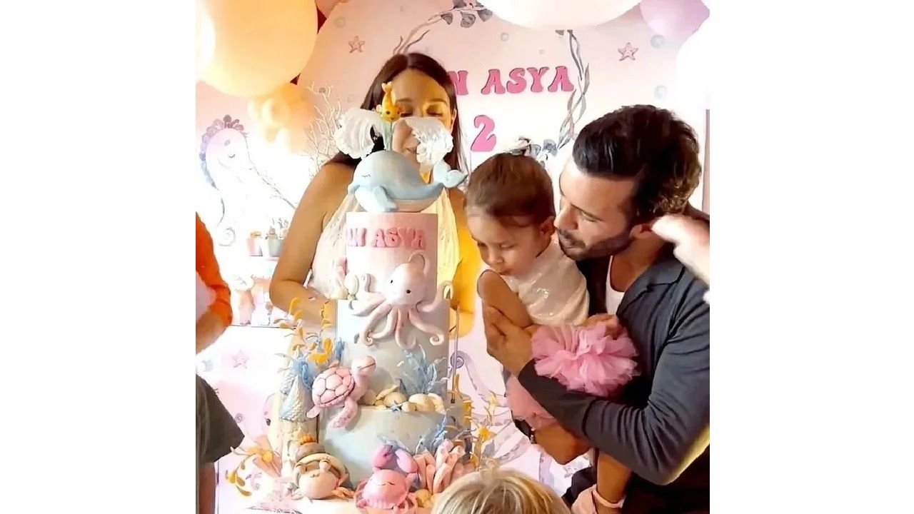 Gupse Özay ve kızı Jan Asya'dan sevimli kare: "Allık illa pembe mi olmalı?" 2