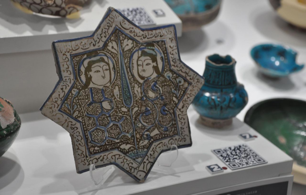 Kars Arkeoloji ve Etnografya Müzesi'nde Hz. İsa’nın yüzü olduğu değerlendirilen figür ilk kez sergide 2