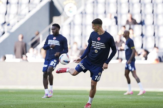 Kadıköy'de Ali Koç, yönetim ve futbolculara görülmemiş tepki! 4