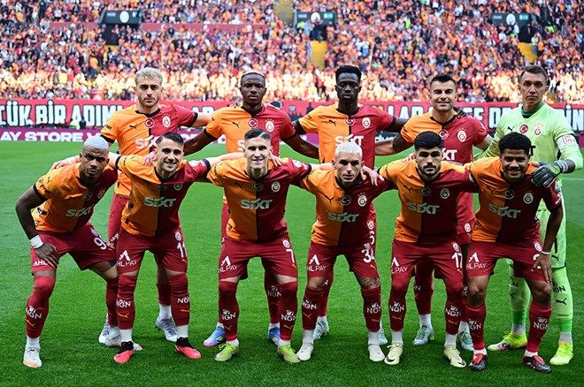 Galatasaray'da şampiyonluk yüklendi! Fenerbahçe ve Beşiktaş'a peş peşe gönderme... 1