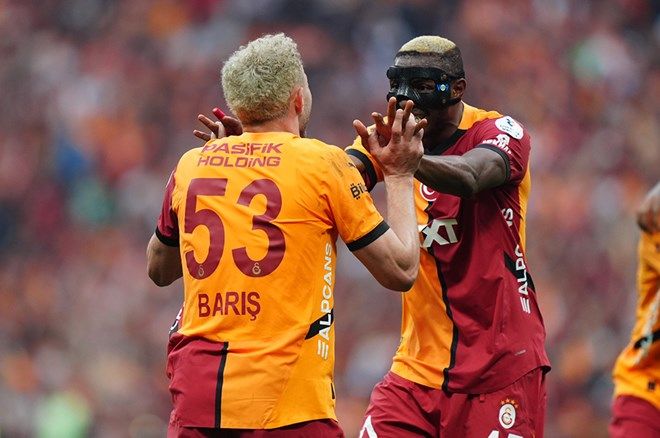 Victor Osimhen şampiyonluğun ardından geleceğiyle ilgili kapıyı araladı! Galatasaraylılarda büyük heyecan... 3
