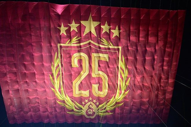Galatasaraylı futbolcular 25. şampiyonluğu ve 5. yıldızı doyasıya kutladı 22