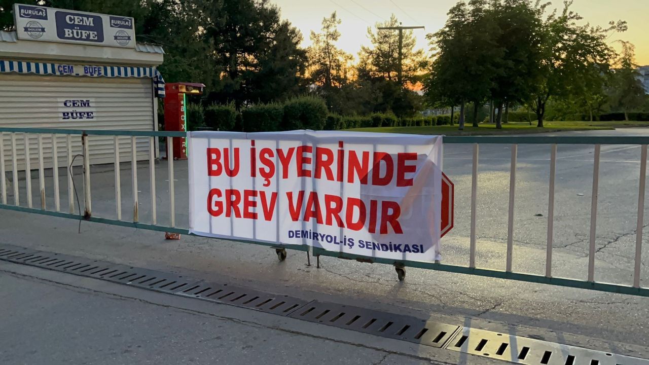 Bursa'da ulaşım krizi: CHP’li Bozbey yönetiminde ulaşım çöktü, metroya stajyer oturtuldu, trafik felç oldu 5