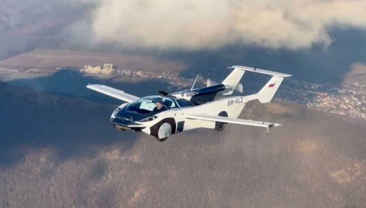 Dünyanın ilk seri üretim uçan arabası AirCar 2026’da gökyüzünde! İşte satış fiyatı 1