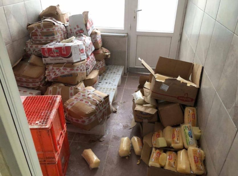 Kaşar peynirinin içinden eldiven çıktı! Tam 5 ton hileli ürünü piyasaya süreceklerdi... 6