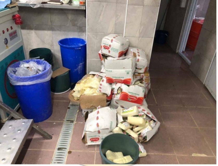 Kaşar peynirinin içinden eldiven çıktı! Tam 5 ton hileli ürünü piyasaya süreceklerdi... 1
