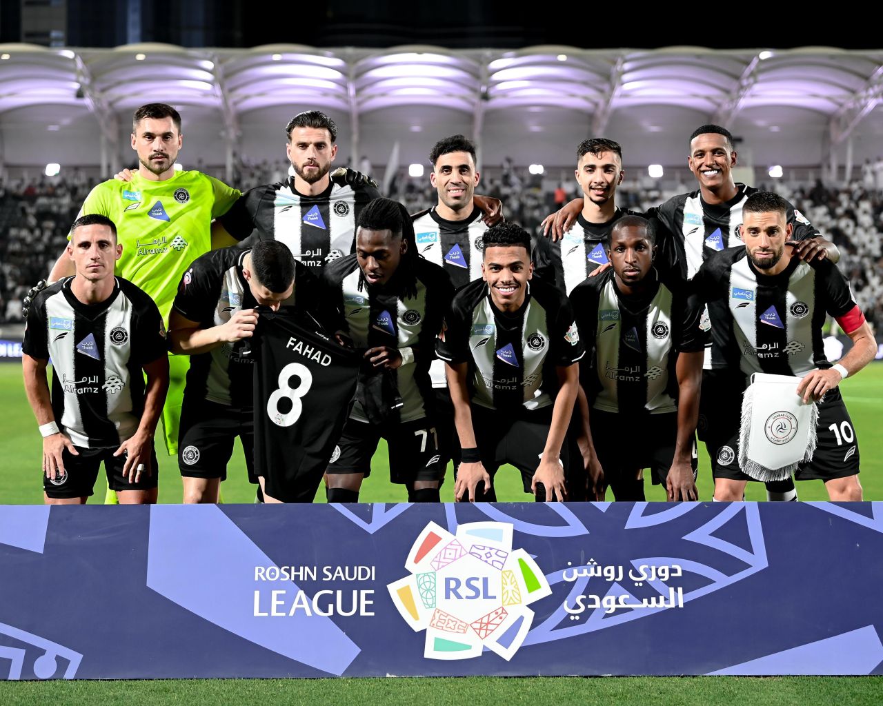Fatih Terim oyuncularına kızdı, şişeyi fırlattı, son şampiyon karşısında tepkisi gündem oldu 3