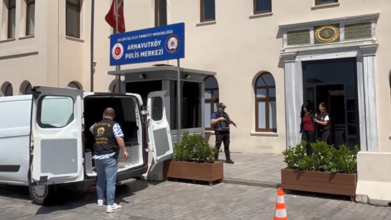 Mehmet Serdar Sulukahya cinayetiyle ilgili güvenlik kamerası görüntüleri ortaya çıktı! Katiliyle birlikte apartmana girdiği anlar kamerada 10