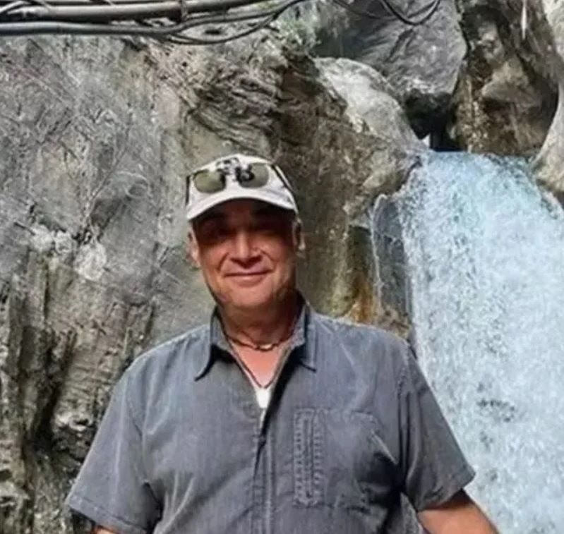 Mehmet Serdar Sulukahya cinayetiyle ilgili güvenlik kamerası görüntüleri ortaya çıktı! Katiliyle birlikte apartmana girdiği anlar kamerada 4