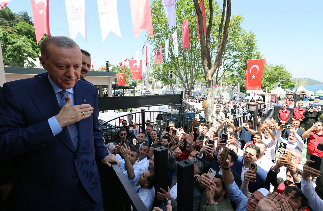 Restore edilen tarihi Gümrükçü İshak Ağa Camii, Cumhurbaşkanı Erdoğan'ın katılımıyla ibadete açıldı 6