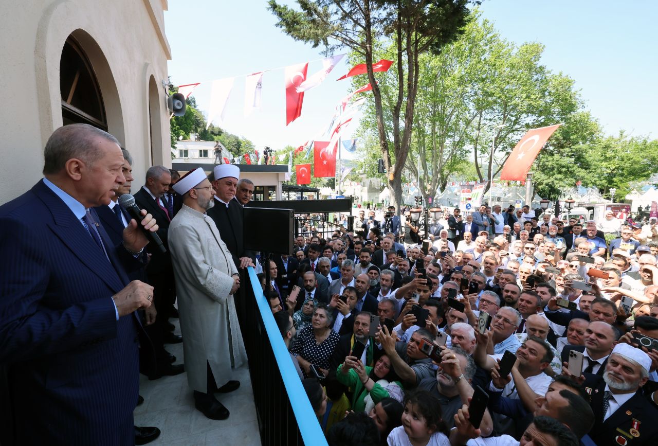 Restore edilen tarihi Gümrükçü İshak Ağa Camii, Cumhurbaşkanı Erdoğan'ın katılımıyla ibadete açıldı 5