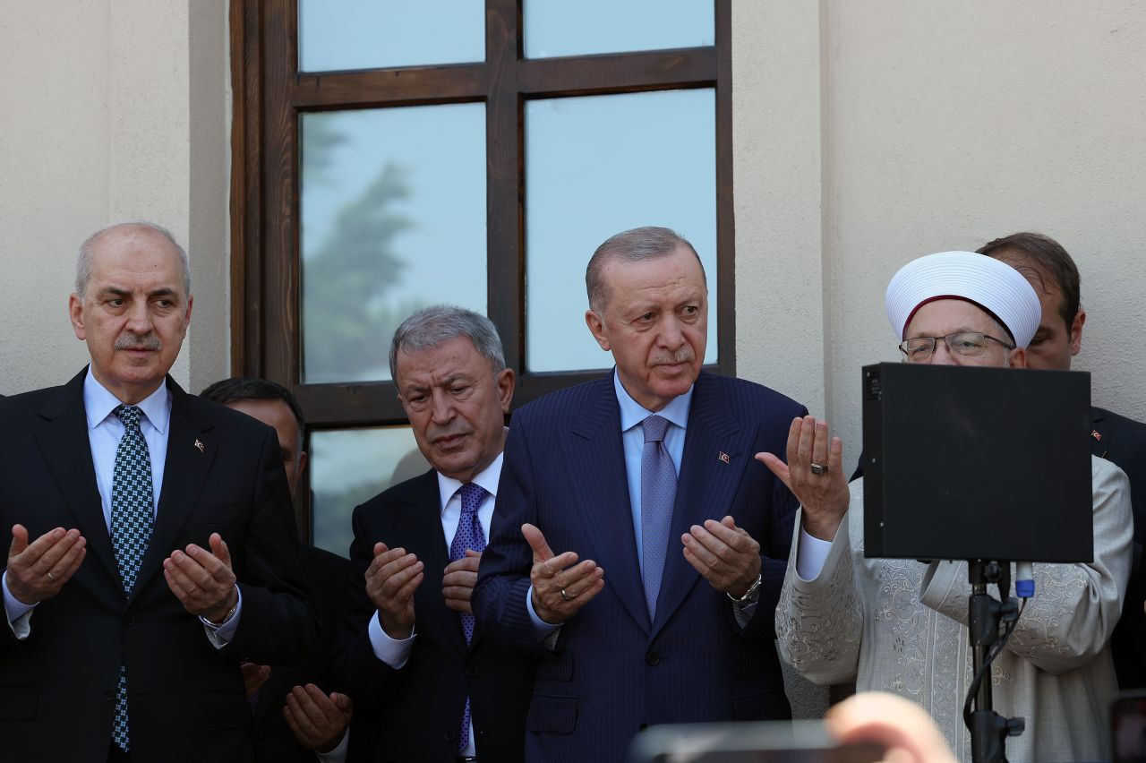 Restore edilen tarihi Gümrükçü İshak Ağa Camii, Cumhurbaşkanı Erdoğan'ın katılımıyla ibadete açıldı 2