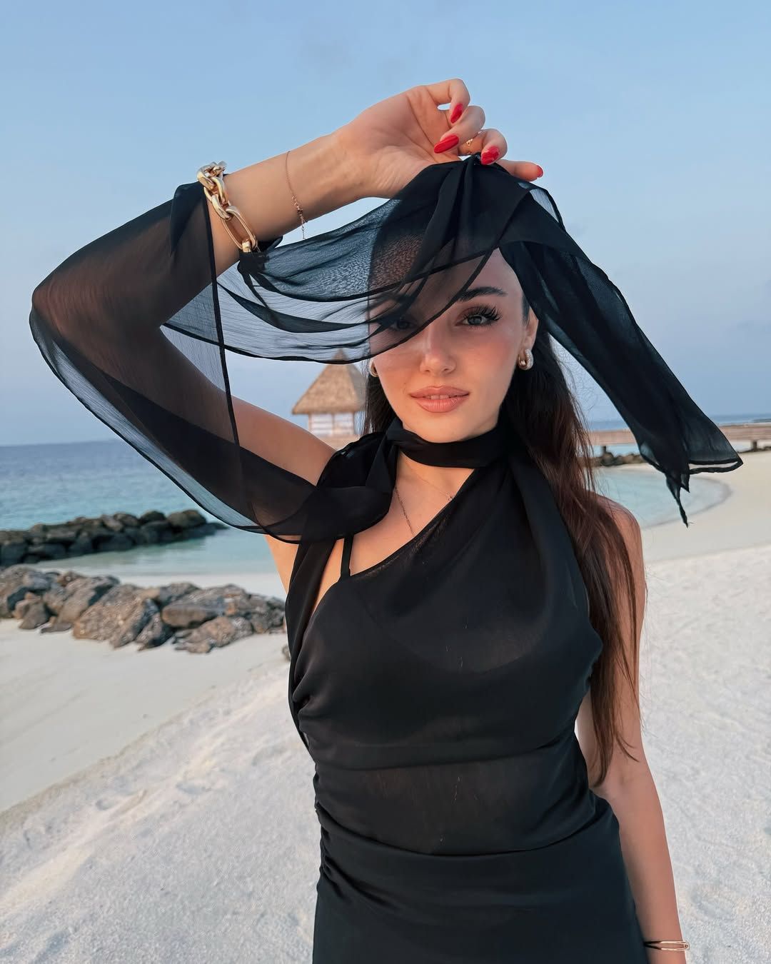 Hande Erçel’den Hakan Sabancı ile yeni aşk pozu! 5