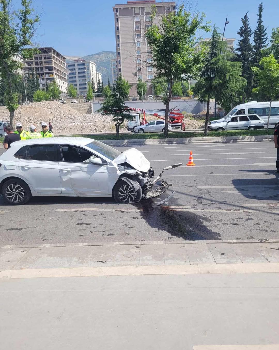 Ölüm Esra'yı halk otobüsünde buldu! Kahramanmaraş'taki feci kazada 1 ölü, 8 yaralı 4