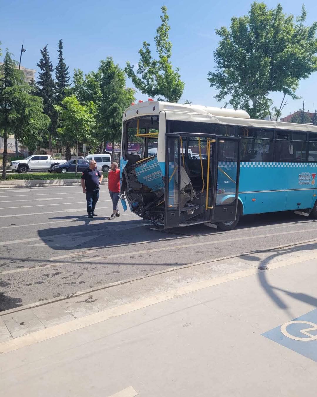 Ölüm Esra'yı halk otobüsünde buldu! Kahramanmaraş'taki feci kazada 1 ölü, 8 yaralı 1
