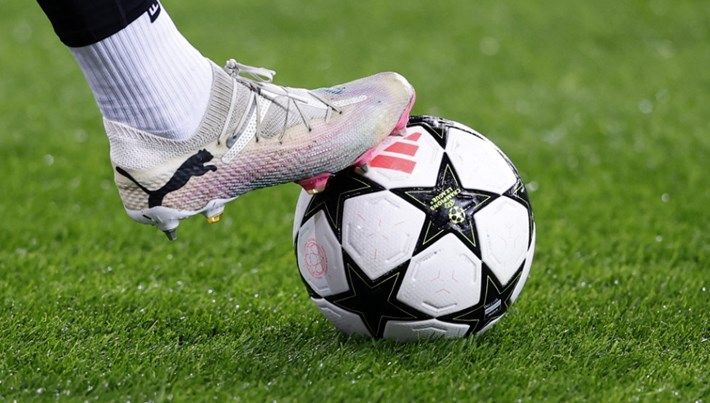 Dünyanın gelmiş geçmiş en iyi futbolcuları resmen açıklandı: Bu liste kavga çıkartır! 1