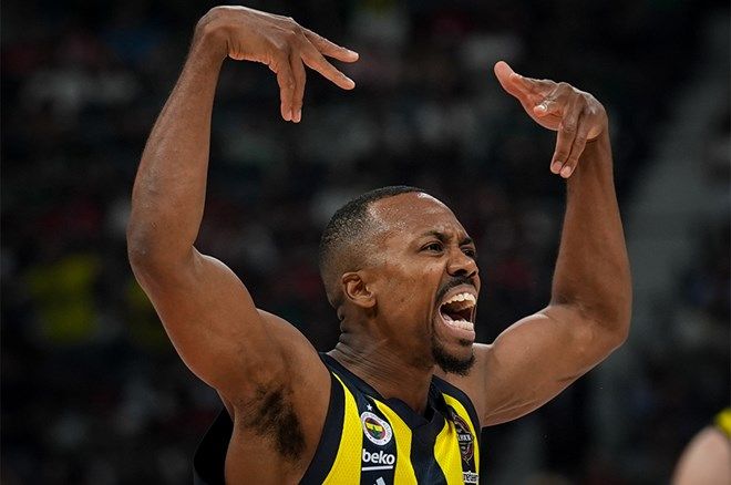 Ali Koç'un maç sonrası yaptığı hareket ve tek cümlelik cevabı gündem oldu! 2