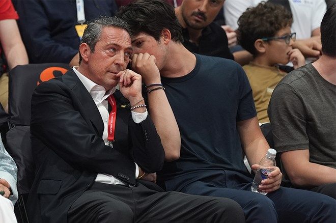 Ali Koç'un maç sonrası yaptığı hareket ve tek cümlelik cevabı gündem oldu! 4