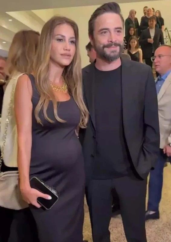 Ahmet Kural, ikinci kez baba olacak! Bebeğinin cinsiyeti belli oldu 3