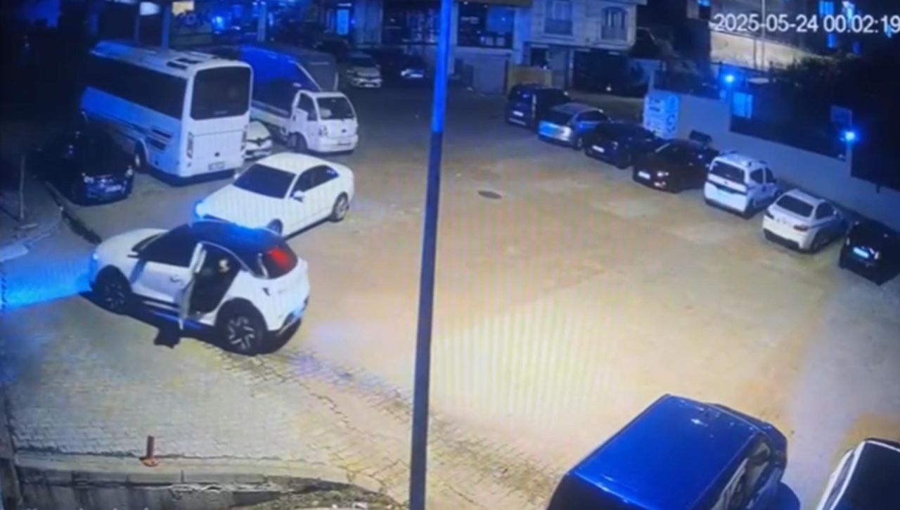 Kağıthane'de kalaşnikoflu pusu! Oturduğu siteye girmek isterken önünü kesip kurşun yağdırdılar 9