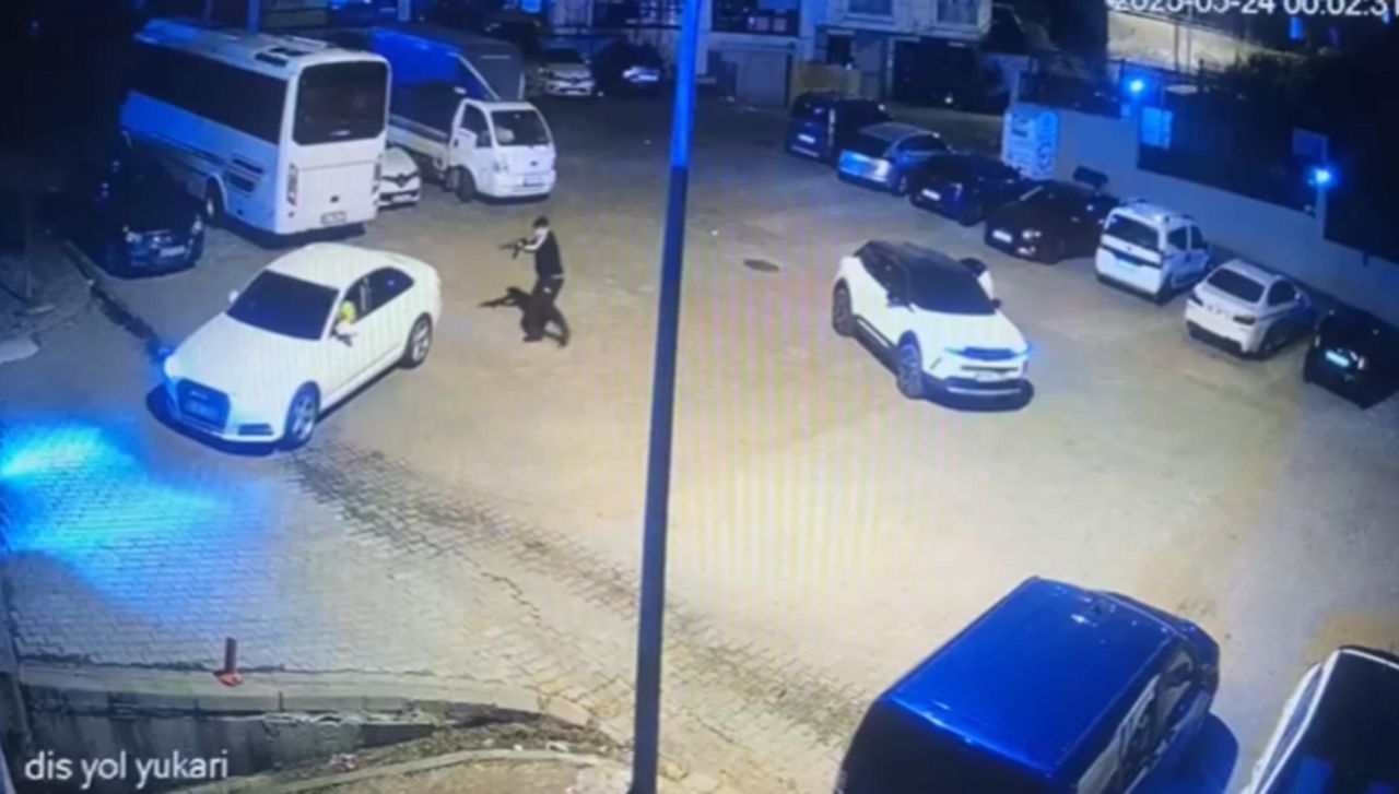 Kağıthane'de kalaşnikoflu pusu! Oturduğu siteye girmek isterken önünü kesip kurşun yağdırdılar 2