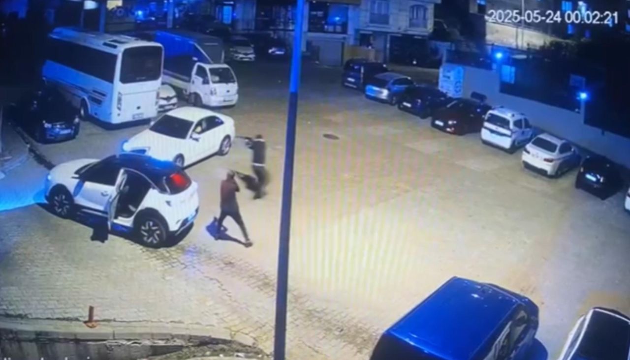 Kağıthane'de kalaşnikoflu pusu! Oturduğu siteye girmek isterken önünü kesip kurşun yağdırdılar 1