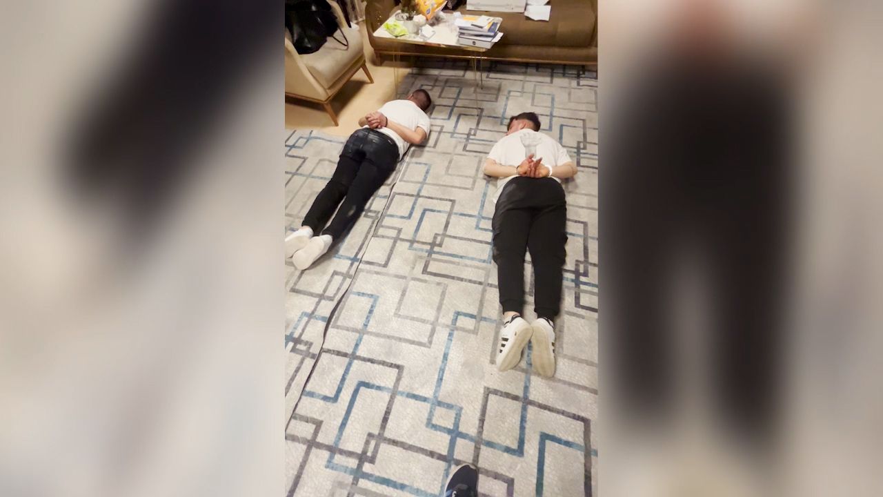 Konya'da 10 masaj salonuna 'Şah-Mat' operasyonu; 74 kadın kurtarıldı, 28 şüpheli gözaltında 7