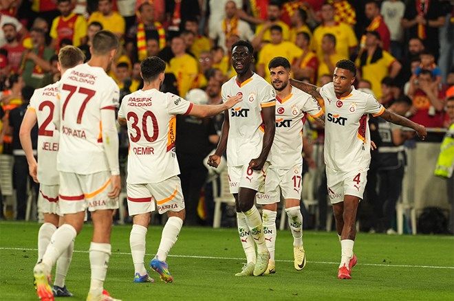Nihat Kahveci'den Galatasaray'ın yeni transfer adayı için flaş sözler: Stat yıkılır! 3