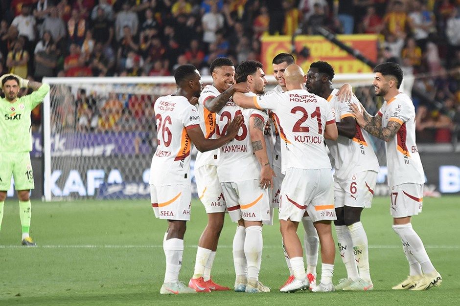 Nihat Kahveci'den Galatasaray'ın yeni transfer adayı için flaş sözler: Stat yıkılır! 1