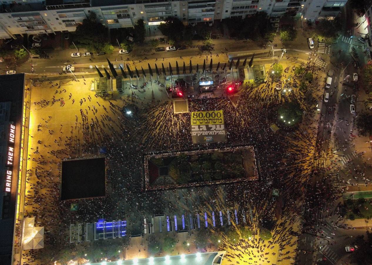 Tel-Aviv'de binlerce kişi Gazze için sokağa döküldü: Katil Netanyahu işgali durdur 7