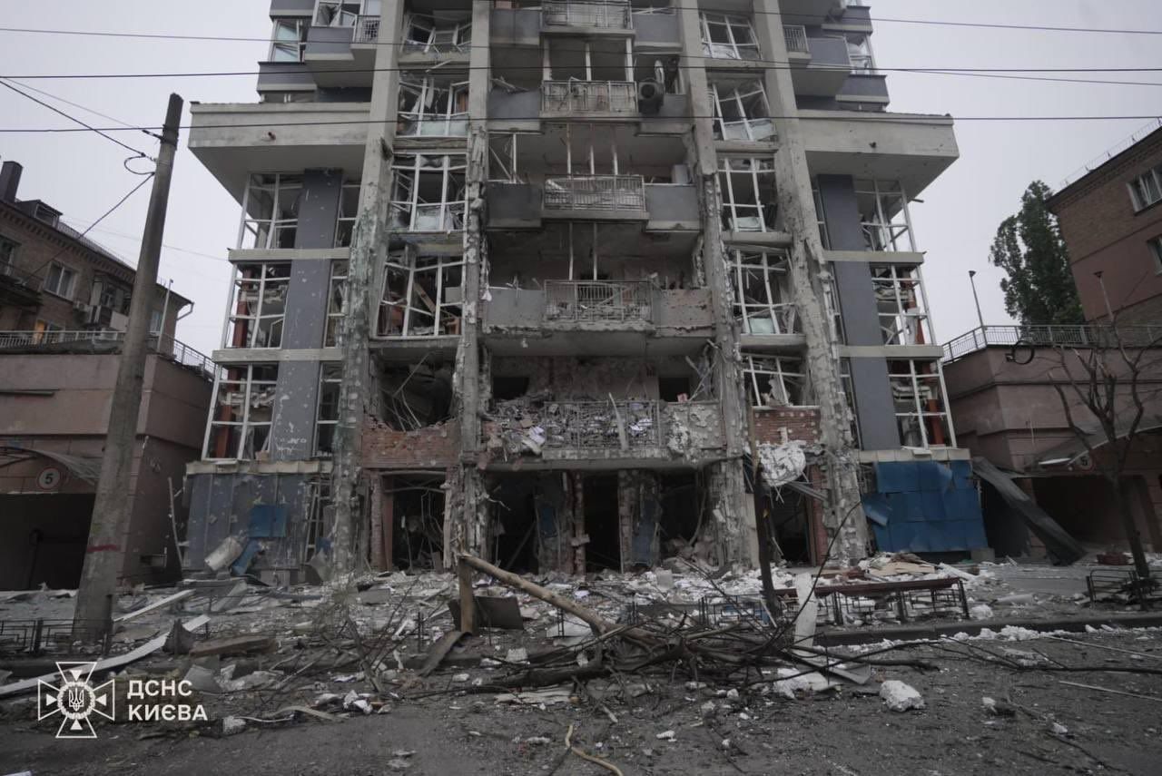 Rusya'dan Ukrayna'ya 70 füze, 300 İHA'lı saldırı! Çocuklar dahil çok sayıda ölü var 8