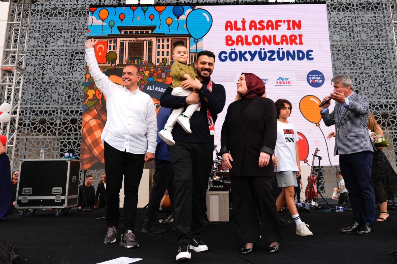 Sancaktepe'de ağlatan dayanışma: Balonlar kanseri yenen 6 yaşındaki Ali Asaf için uçuruldu 1