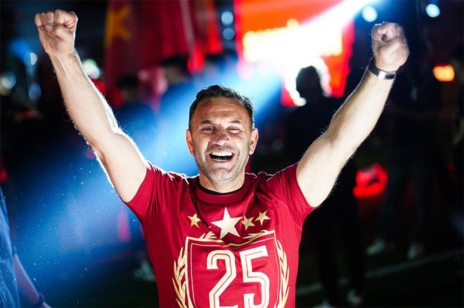 Galatasaray'da 5 yıldızlı şampiyonluk coşkuyla kutlandı! 18