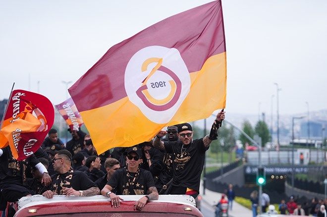 Galatasaray'da 5 yıldızlı şampiyonluk coşkuyla kutlandı! 5