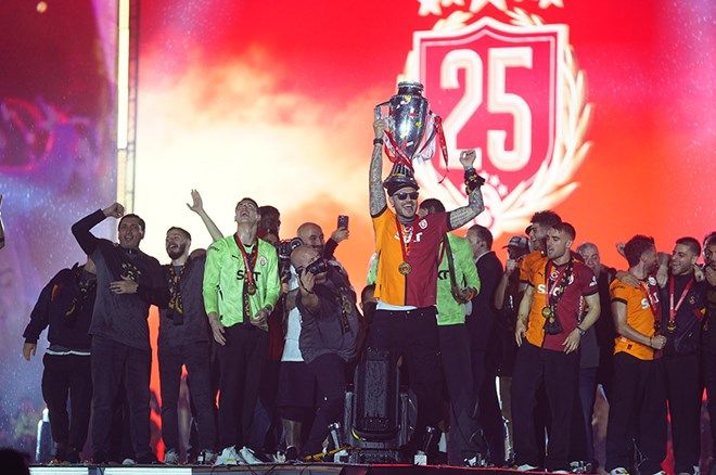 Galatasaray, Yenikapı'da Süper Lig kupasına kavuştu 9