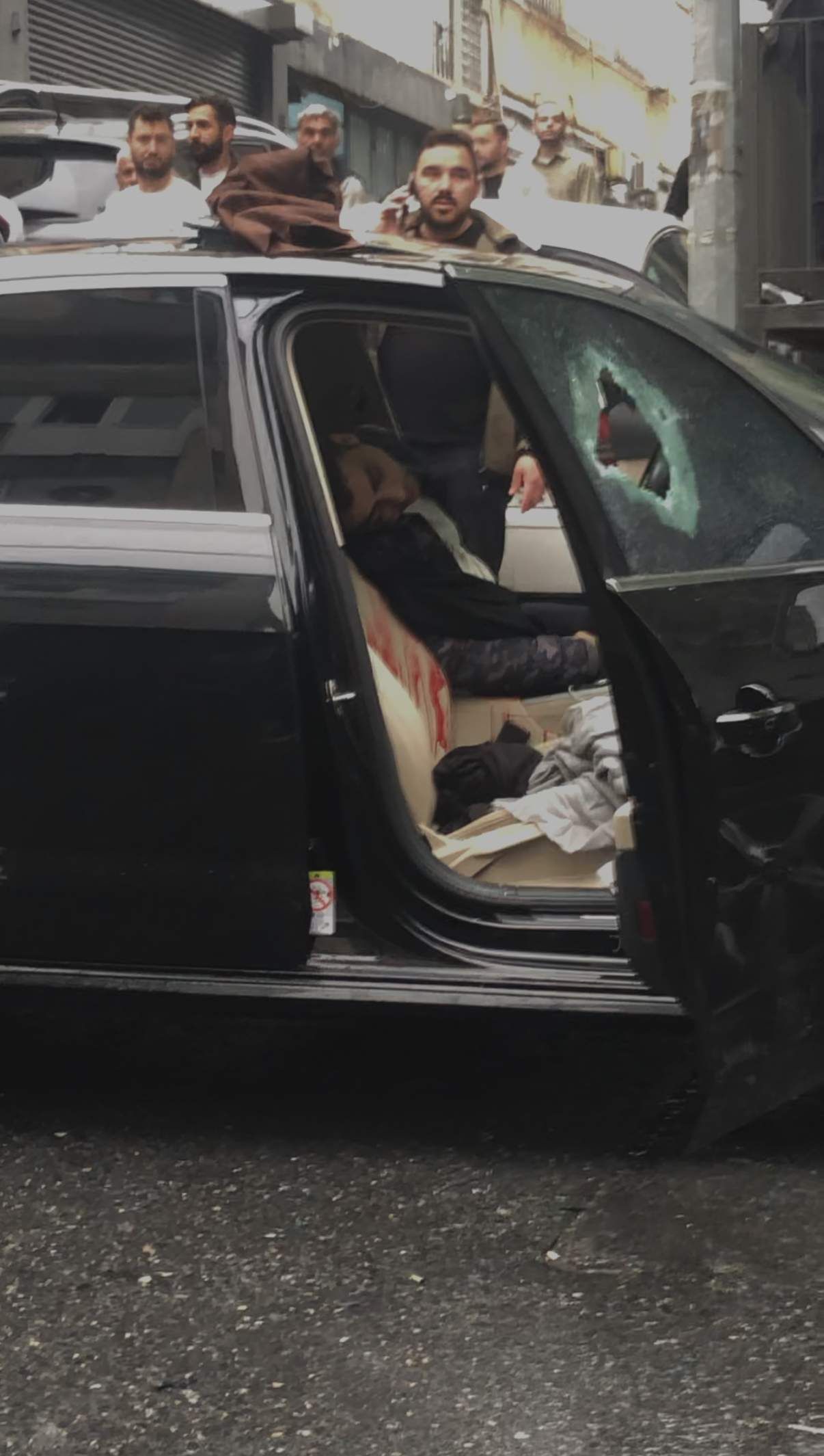 Kağıthane’de otomobile silahlı saldırı! İsmet Göksal'ı geçtiği sokakta bekleyip çapraz ateşle infaz ettiler 3