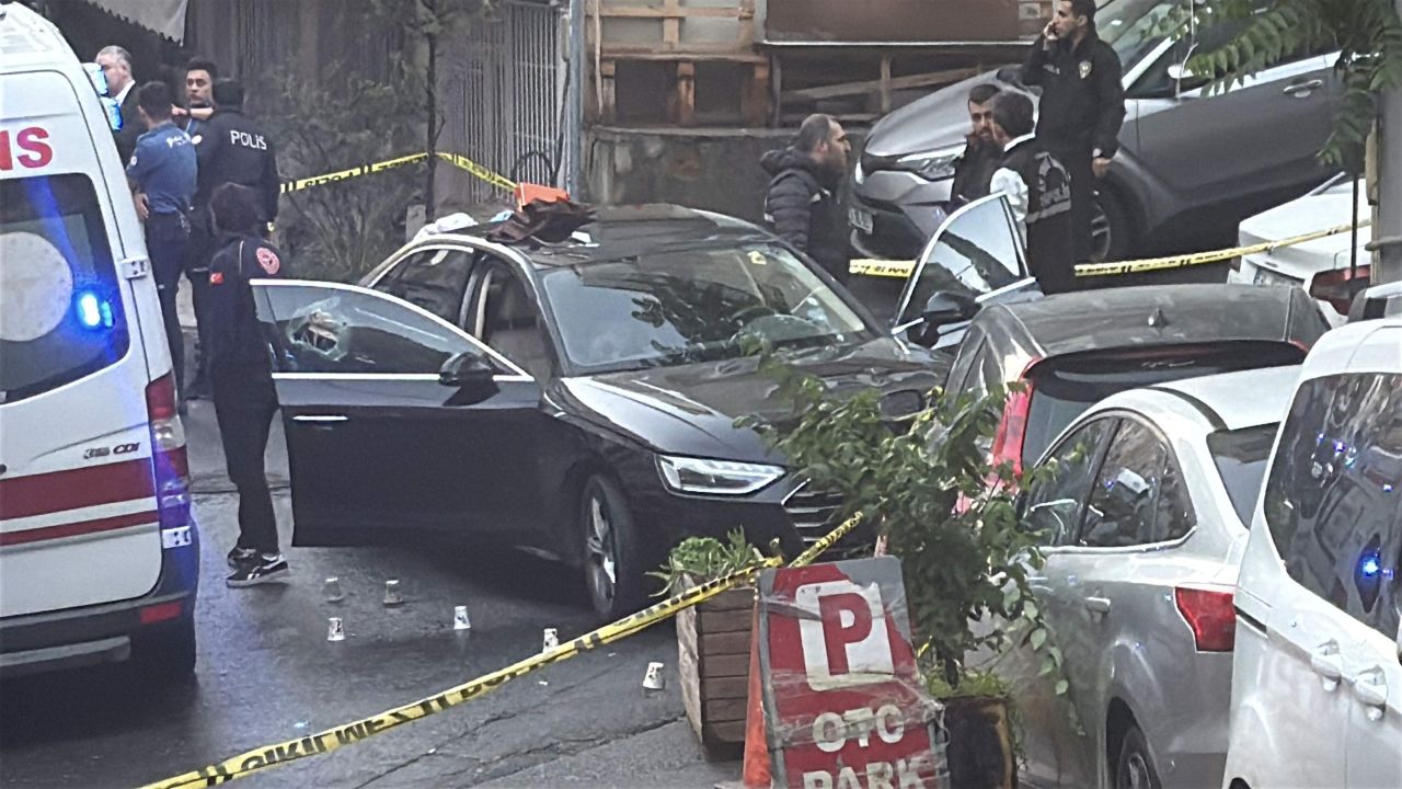 Kağıthane’de otomobile silahlı saldırı! İsmet Göksal'ı geçtiği sokakta bekleyip çapraz ateşle infaz ettiler 12