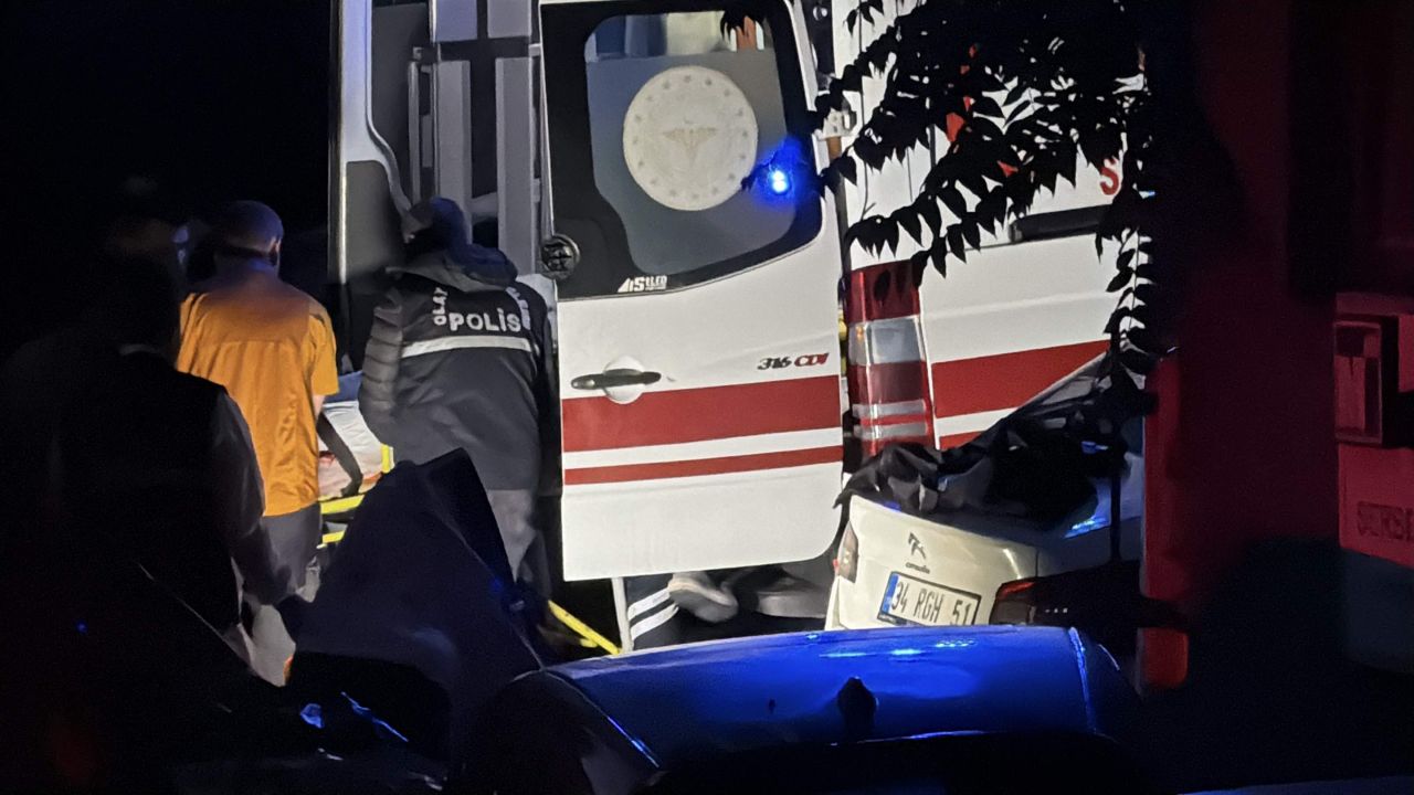 Kağıthane’de otomobile silahlı saldırı! İsmet Göksal'ı geçtiği sokakta bekleyip çapraz ateşle infaz ettiler 5