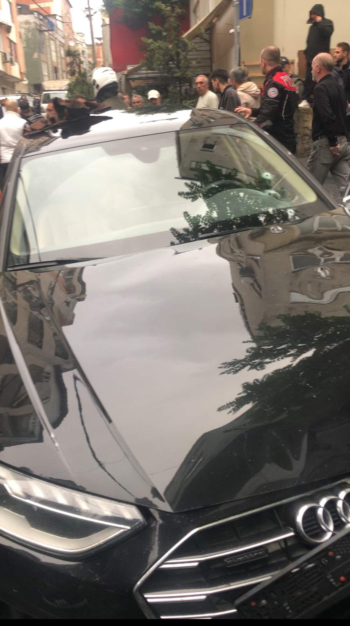 Kağıthane’de otomobile silahlı saldırı! İsmet Göksal'ı geçtiği sokakta bekleyip çapraz ateşle infaz ettiler 2