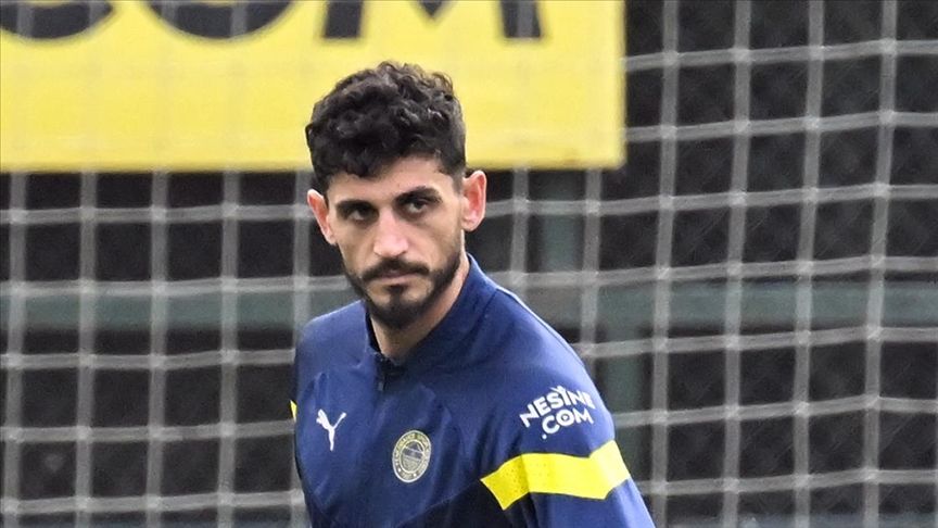 Milli futbolcu Samet Akaydın ile Hazal Çağlar evleniyor! Sürpriz evlenme teklifi sosyal medyayı çalkaladı 7