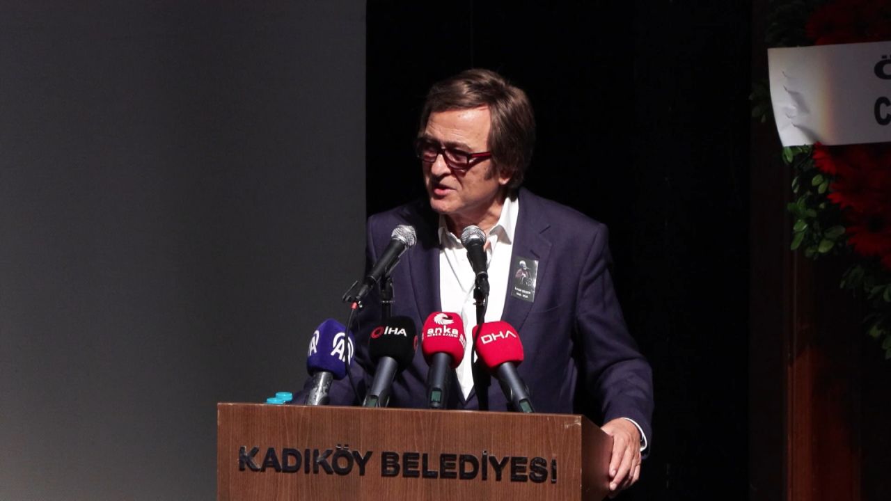 İlhan Şeşen'e veda... Cenaze asansörde kaldı! Sunay Akın'dan duygusal sözler: İlhan Abi gitmek istemedi! 3
