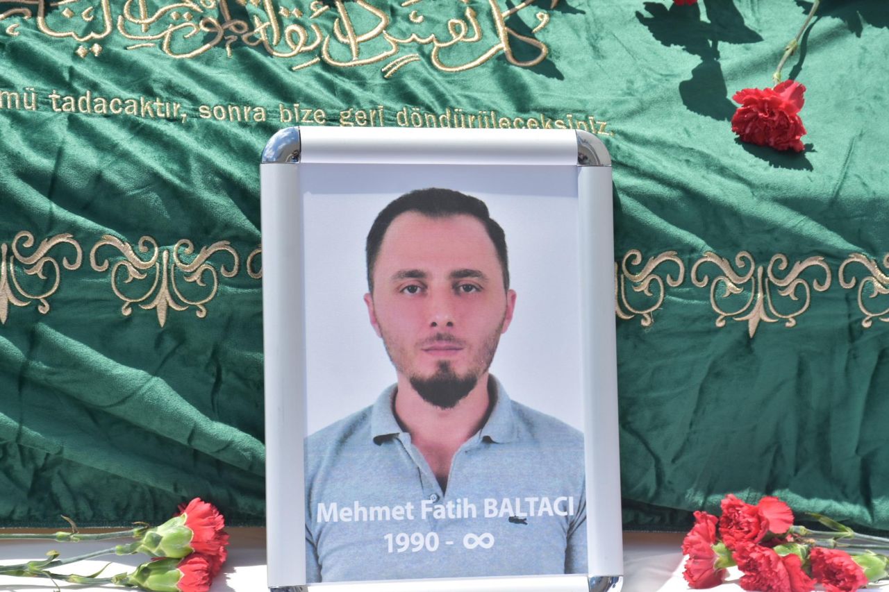 Dekoratif kemerin altında kalıp can veren Doktor Mehmet Baltacı ile eşi Güler Baltacı çocukluk aşkıymış 7