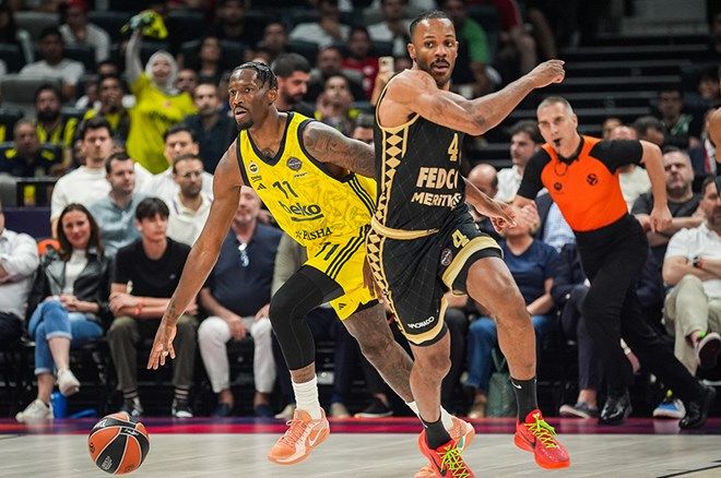 Fenerbahçe Beko, EuroLeague şampiyonluğunu taraftarlarıyla kutladı: Bağdat Caddesi'nde tarihi anlar... 4