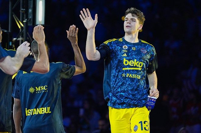 Fenerbahçe Beko, EuroLeague şampiyonluğunu taraftarlarıyla kutladı: Bağdat Caddesi'nde tarihi anlar... 5