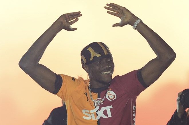 Okan Buruk'tan Galatasaraylılara Victor Osimhen müjdesi: İşler tersine döndü! 6