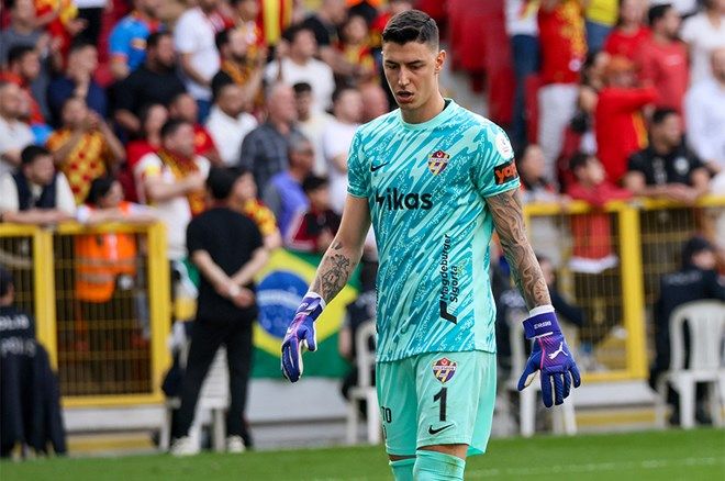 Okan Buruk kaleci transferi için canlı yayında ilk defa isim verdi: Bu transfer ortalığı karıştır! 6