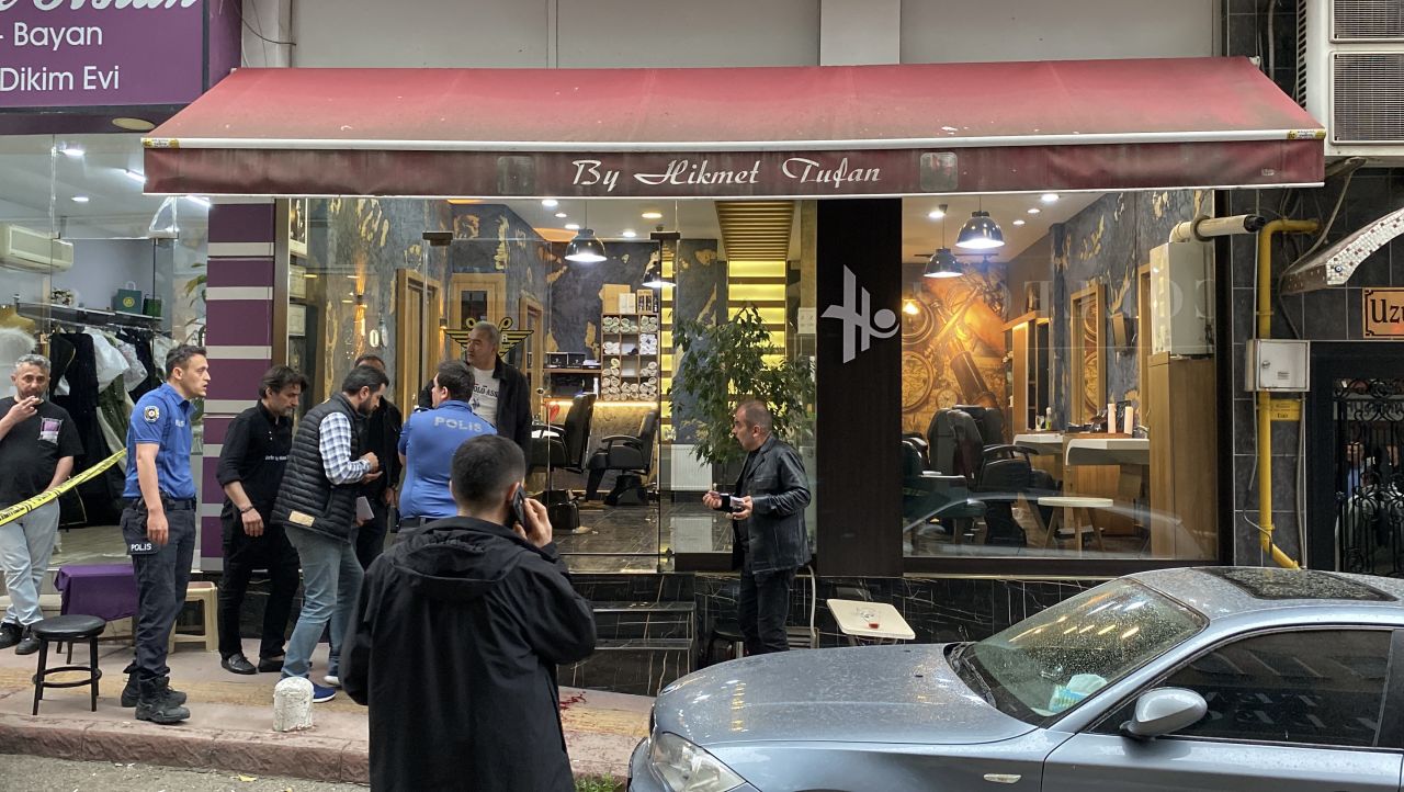Samsun'da berberde kardeş cinayeti: Silahını hızlı çeken hayatta kaldı! Olay anı kamerada... 5
